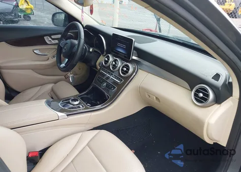 2017 Mercedes-Benz C 300 Luxury/Sport из США, поврежденный, VIN 55SWF4JB8HU208316